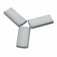 Ferrite de ímãs permanentes resistentes a altas temperaturas com alta coercividade e produto energético