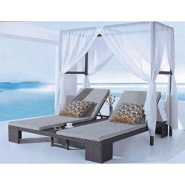 Foldable and Durable Outdoor Rattan Double Sun Beach Lounge for Living Room