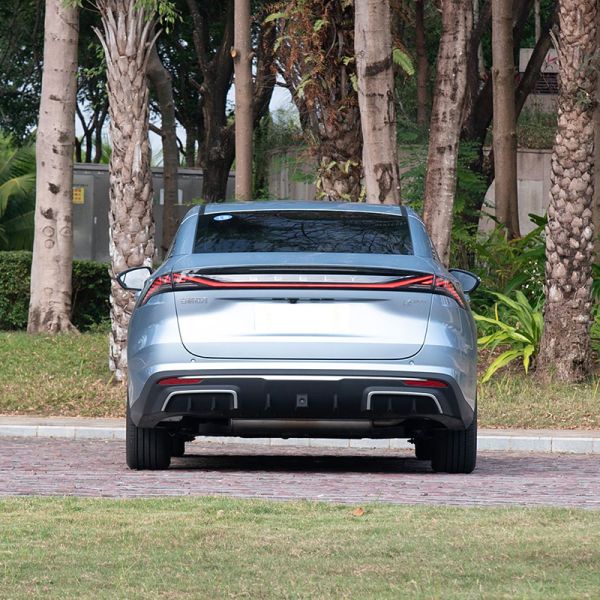 2025 for Galaxy L6 140KM Blue Plug-in Hybrid Electric Sedan 5 Seats 150-200kW Long Range Low Fuel Consumption