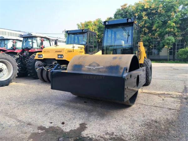 18 Ton Mechanical Single Drum Road Roller 112kW Soil Compactor