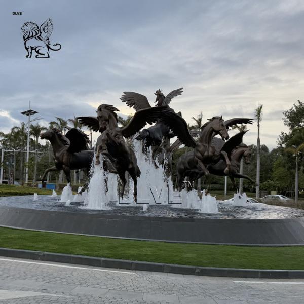 Bronze Horses Fountain Outdoor Horse Sculpture Water Fountain Modern Large Size Garden Decoration