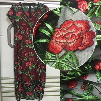 a flor de 3D Rosa bordou a tela do laço do casamento da malha pela jarda para o vestido das mulheres