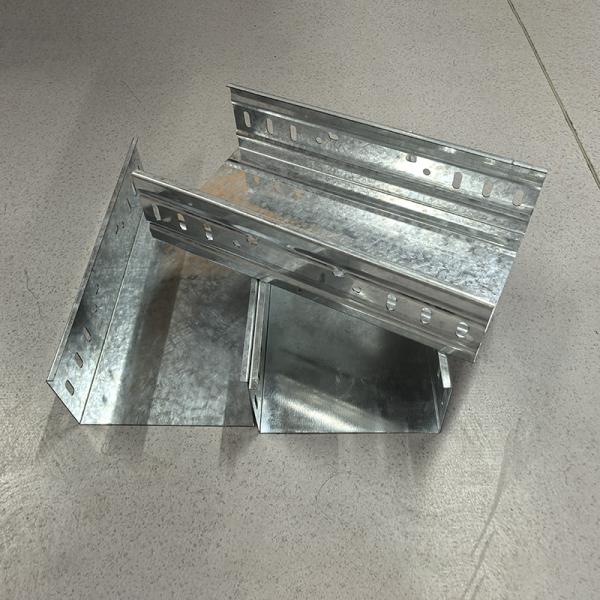 Precision Horizontal Galvanized 100mm Cable Tray Trunking Heavy Duty