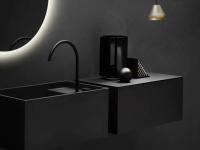 Armoire de rangement de salle de bain personnalisée en noir avec porte en verre