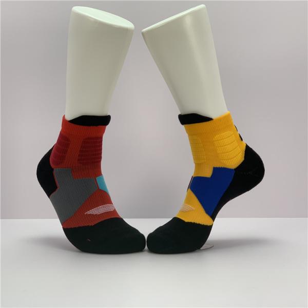 50000 Unisex Cotton Sports Socks Custom Grip Running Socks for Spring Essentials