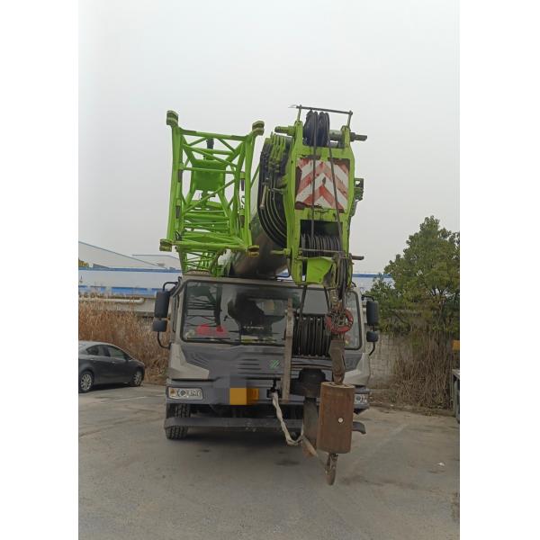 Zoomlion 80T Truck Crane with 32 Tons Counterweight and 20 Years of Dependability