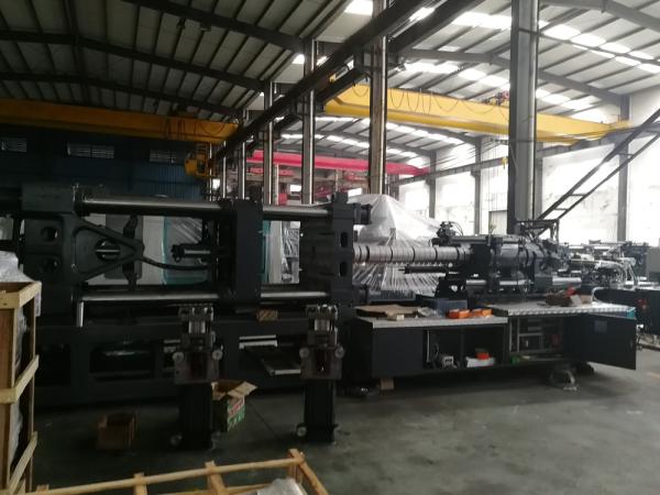 Maquinaria plástica de 650 toneladas da fabricação do produto do poder superior para a cratera plástica