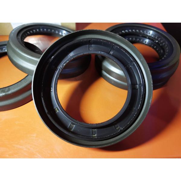 Factory Direct Sales High Quality Heat Wear Resistant Truck Parts Truck Rear Wheel Oil Seal for Truck Fleet Maintenance