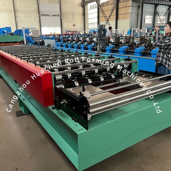 Professional Automatic Metal Roof Glazed Tile Roll Forming Machine with 16 Stations, 4m/min Speed, and PLC Control