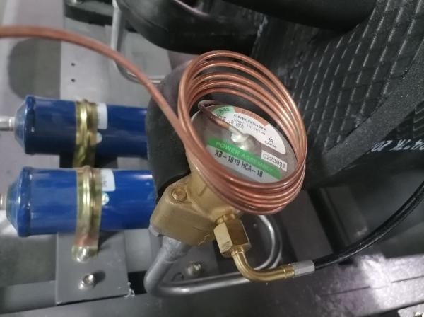 Resfriador de água refrigerado a ar industrial 50HP 50Ton para máquina de moldagem por injeção Resfriador de rolagem modular refrigerado a ar