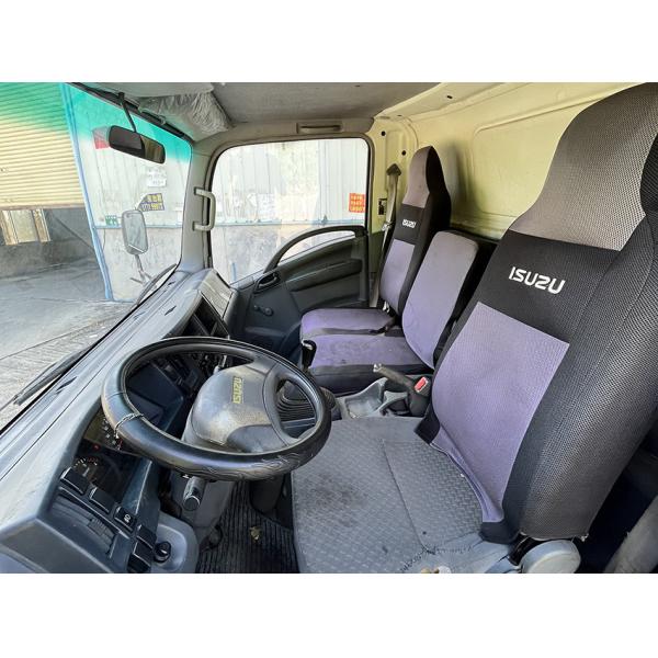 Caminhões usados de gama média Isuzu 4X2 Drive Diesel Caminhão comercial de segunda mão