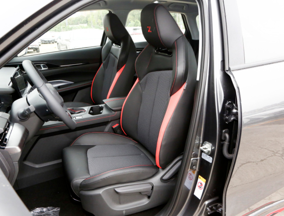 Бензин мест двери 5 версии 5 Changan OSHAN Z6 2022 1.5T DCT Zhixiang использовал SUV