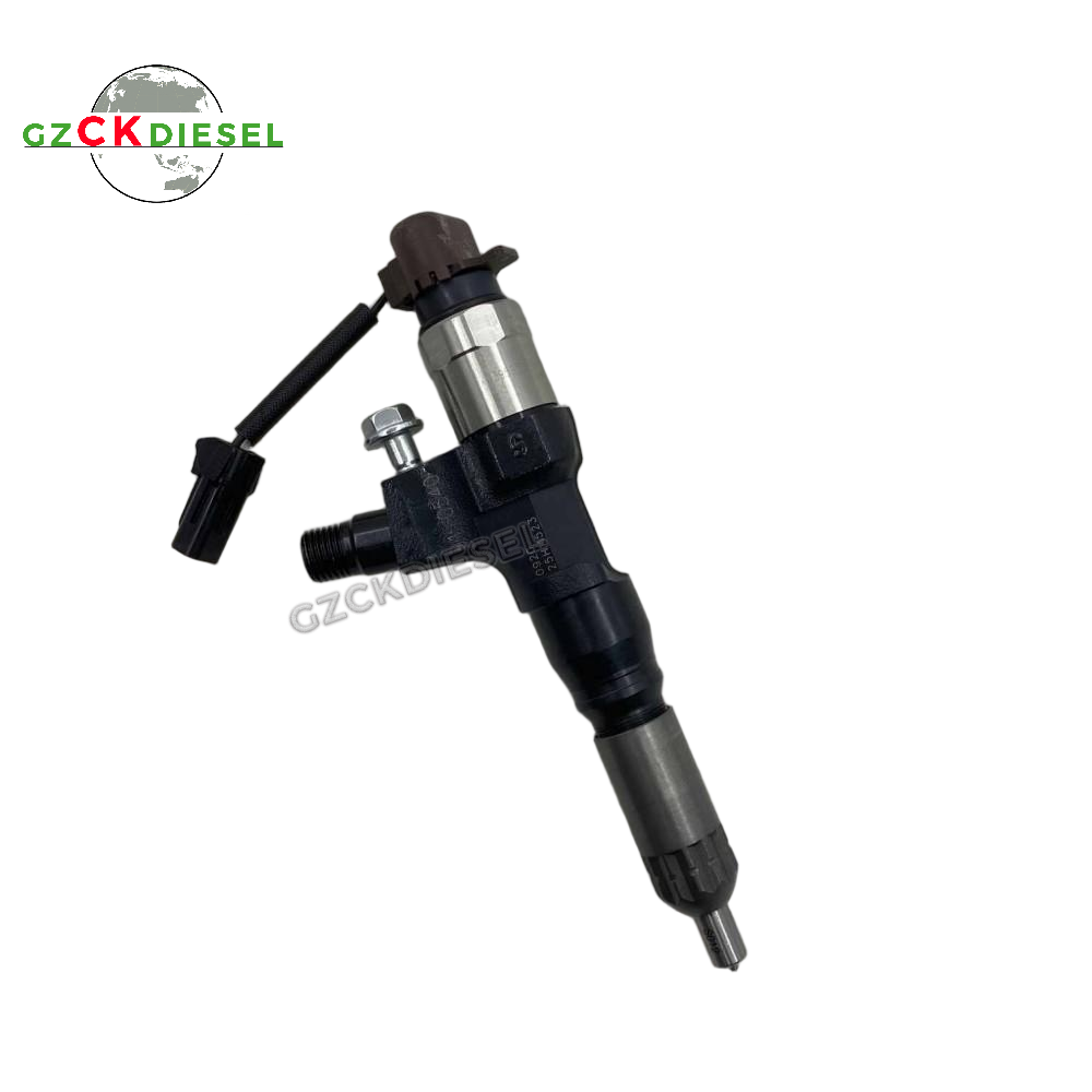 Common Rail Fuel Injector 295050-0920 23670-E0540 for J05E Engine