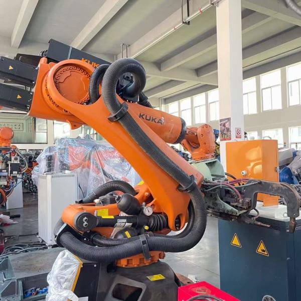 Kuka KR270 R2700 Robot de palettisation industriel ultra utilisé KUKA 270 kg Charge utile 2700 mm Robot de soudage à point de portée