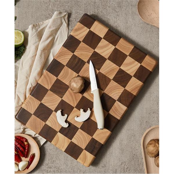 Квадраты сгустили домочадец разделочной доски 4cm твердый деревянный