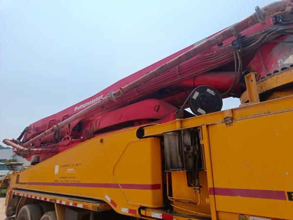 14150*2500*3950 Hauteur d'alimentation 1400mm Pompes à béton d'occasion Putzmeister 42m 46m 49m 56m