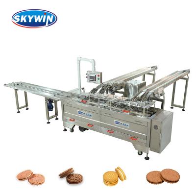 Máquina automática da fabricação de biscoitos do sanduíche de doce do creme do enchimento do centro do biscoito