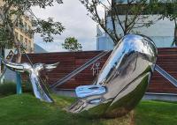 Paysage de jardin de sculpture de baleine d'acier inoxydable d'art moderne poli par miroir