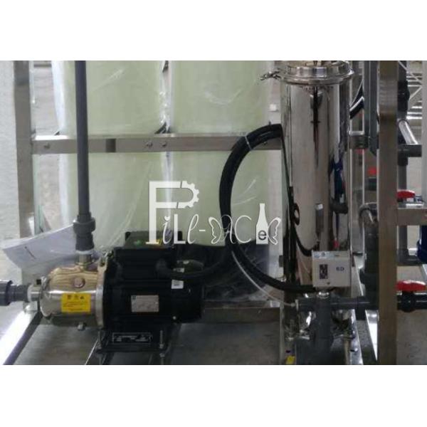 1.0KW 2TPH Reverse Osmosis Water Treatment Machine