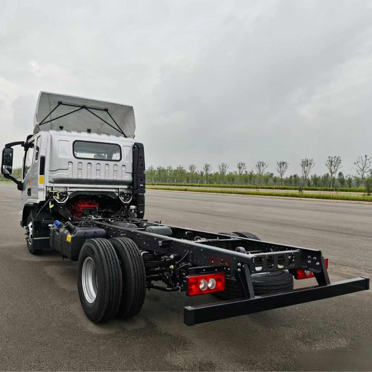  4x2 Light Chassis Cab - 143hp light truck - urban logistics truck - light duty cargo truck