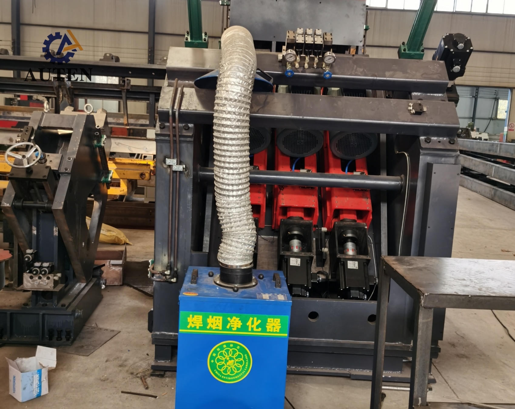 Air Atomization Dry Internal Cooling CNC Angle Steel Drilling Machine Line 4 Character Group