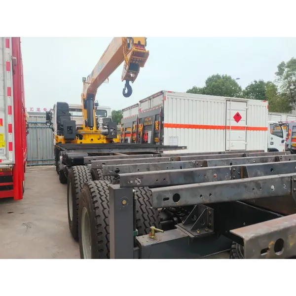 Shacman F3000 8X4 13 Wheels Lorry-Mounted Crane