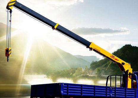 5 Ton Truck Mounted Telescopic Boom Crane  , 2120kg Truck Mounted Crane