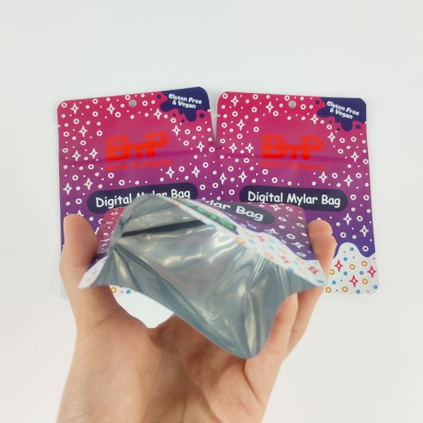 Custom Printed Die-Cut Shaped Resealable Mylar Zipper Pouch for Gummy Candy and Fruit Snacks Packaging