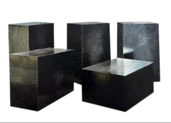Low Porosity MgO-Al2O3-C Magnesite Bricks High Bulk Density Black Firebrick