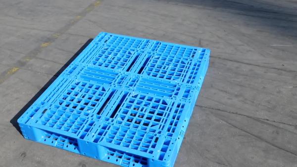 Hot sale large size strong plastic storage pallets in China 1400 x 1100mm