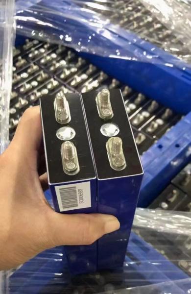 3.2V 25Ah リチウム鉄リン酸 (LiFePO4) バッテリー - 15分 急速充電