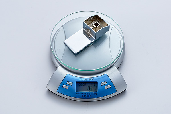 Waterfall Spout Bathroom Vanity Faucets , Bathroom Basin Mixer Counter Mounted