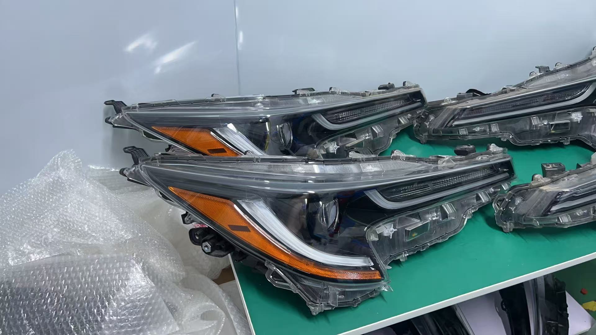 Genuine Used 2020 US-Spec Toyota Corolla (Levin) Headlight Assembly – Set of 2 (Driver Side + Passenger Side)