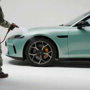 Professional Automotive Clear Coat with Anti Scratch and Weather Resistance for Car Body Repair and Vehicle Coating