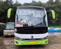 Autobus long de 48 places avec vitesse maximale de 100 km/h et transmission manuelle modèle utilisé
