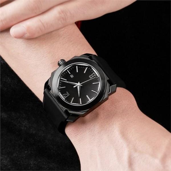 13mm Thickness Silicone Quartz Watch 2.5D Curved Square Calendar Tape