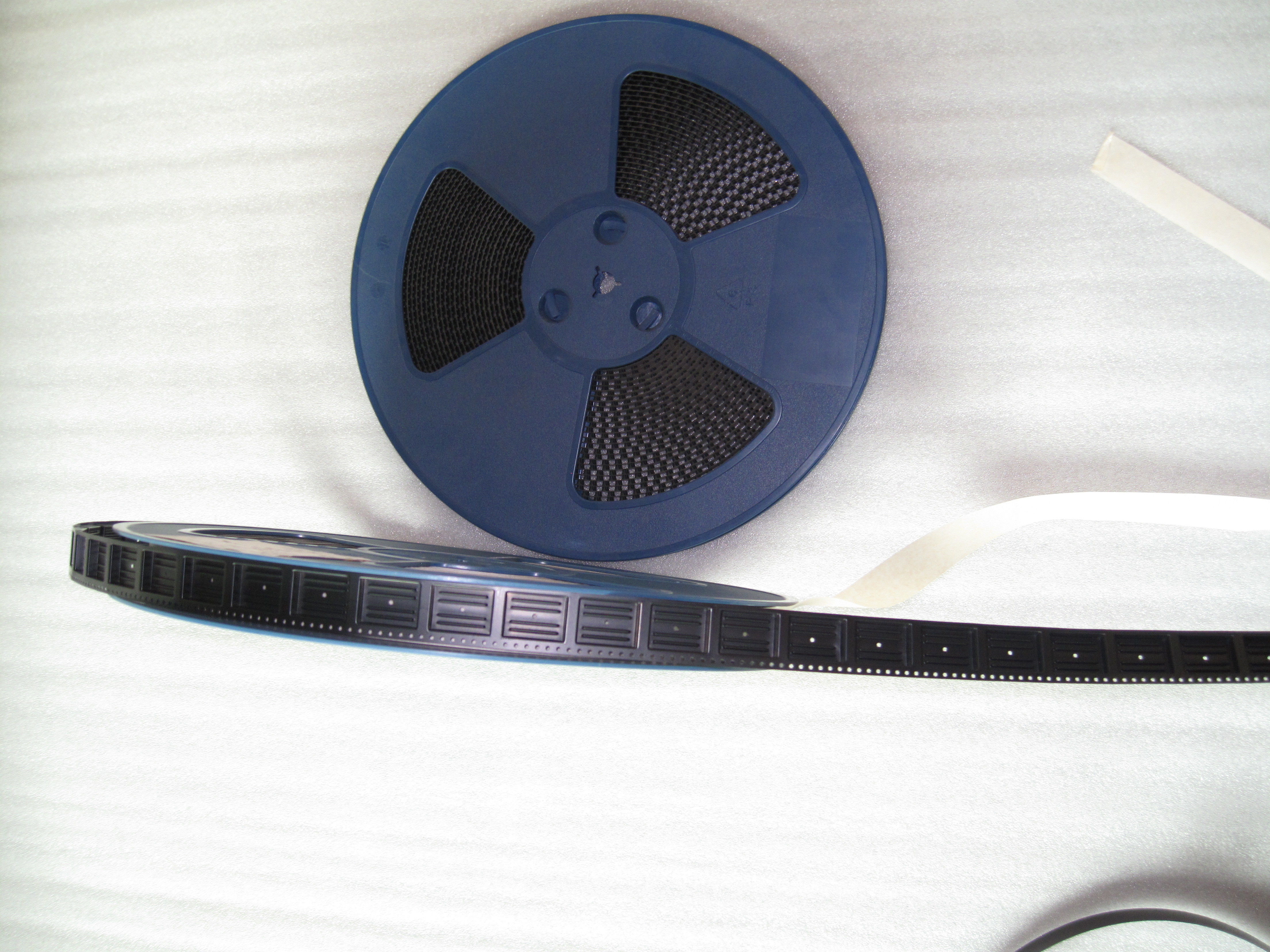 15-Inch 44mm Blue SMD Tape Reel for Carrier Tape Packaging and SMT Component Feeding