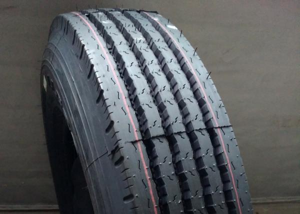 High Durability Tyres For Trucks And Buses 7.50R16LT Natural Rubber Materials