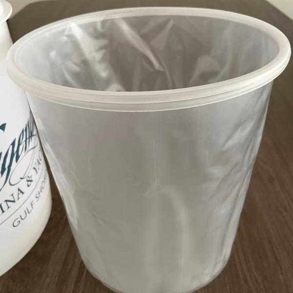 Многофункциональная подкладка для двухгалонных круглых пластиковых ветров в различных условиях работы