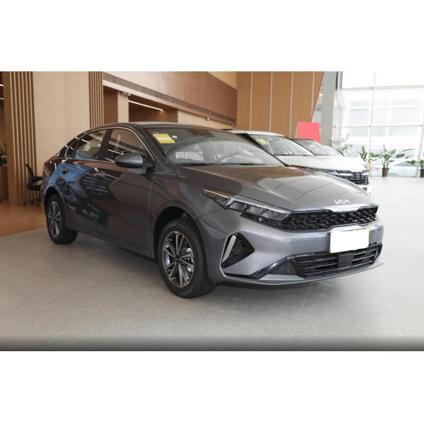Левое рулевое управление Литий батарея KIA K3 2024 Электромобиль Энергетическое транспортное средство Седан для взрослых