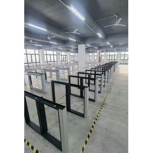 304 Stainless Steel Swing Barrier Turnstile Gate with 5 Million Cycles and 600-900mm Channel Width