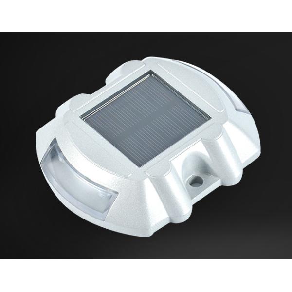 Goujons solaires économiseurs d'énergie de route