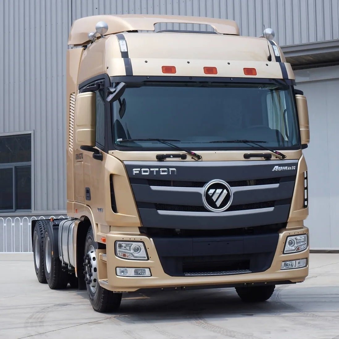 After-sales Service 1 Year Customize 6X4 Tractor Truck Used HOWO Tractors Trucks Head