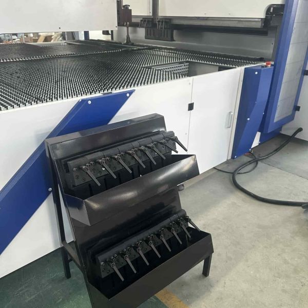 Fully Automated CNC Panel Bender with ±0.1mm Precision and Custom Presser Foot Lifting for Metal Folding