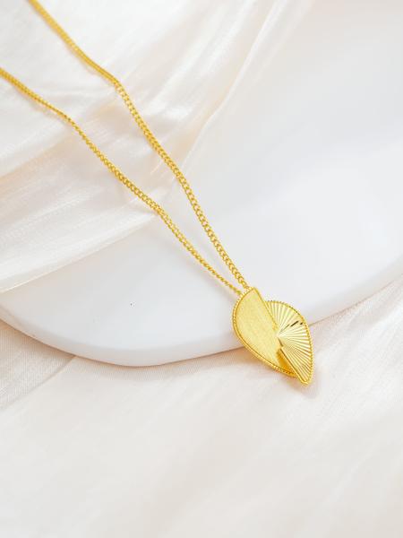 Heart-shaped pendant necklace for 24K gold