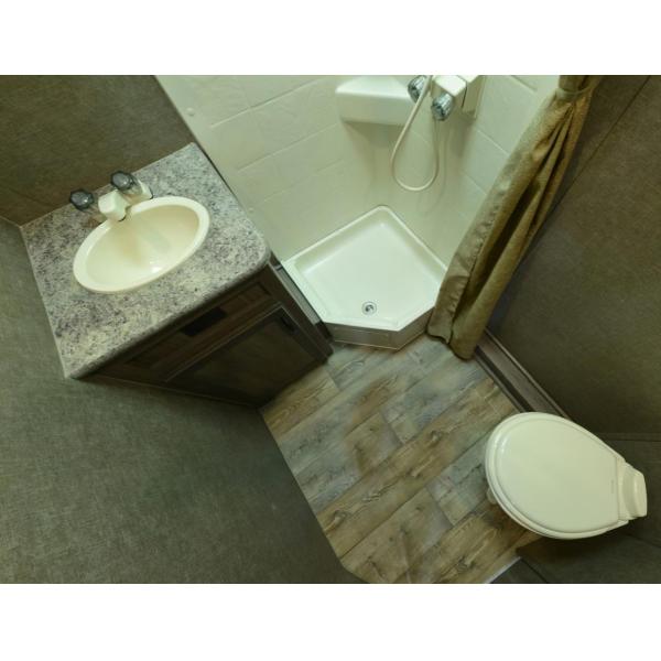 Трейлер перемещения стеклоткани 4 сезонов полно заключил трейлер перемещения раковины стеклоткани 32 дюйма