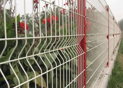 Rede de arame feita sob encomenda do triângulo do ferro que cerca o pêssego dos painéis dado forma para a cerca municipal