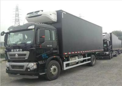 Commercial Refrigerated Truck SINOTRUK HOWO 20 - 25 CBM German MAN Engine Euro 4