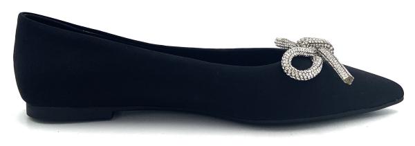 Outdoor Activities Ladies Footwear Shoes With Buckle Closure Low Heel