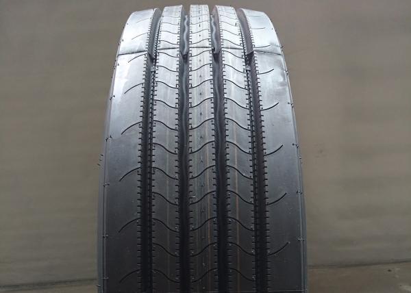 Rib Tread 12R22.5 Highway Truck Tires Four Straight Grooves Design Light Weight
